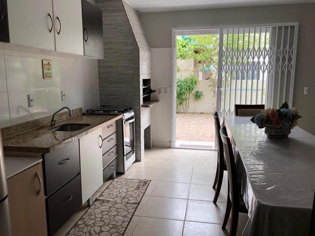 Casa De 03 Dormitorios No Centro De Bombinhas Ngoại thất bức ảnh